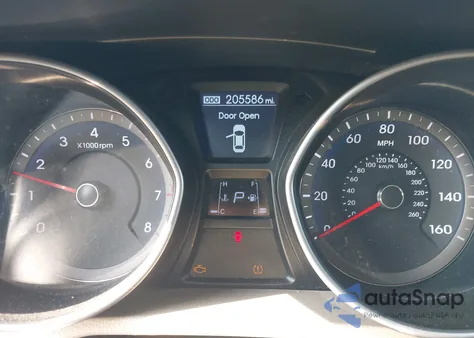 2014 Hyundai Elantra Gt z USA, uszkodzony, nr VIN KMHD35LHXEU195866